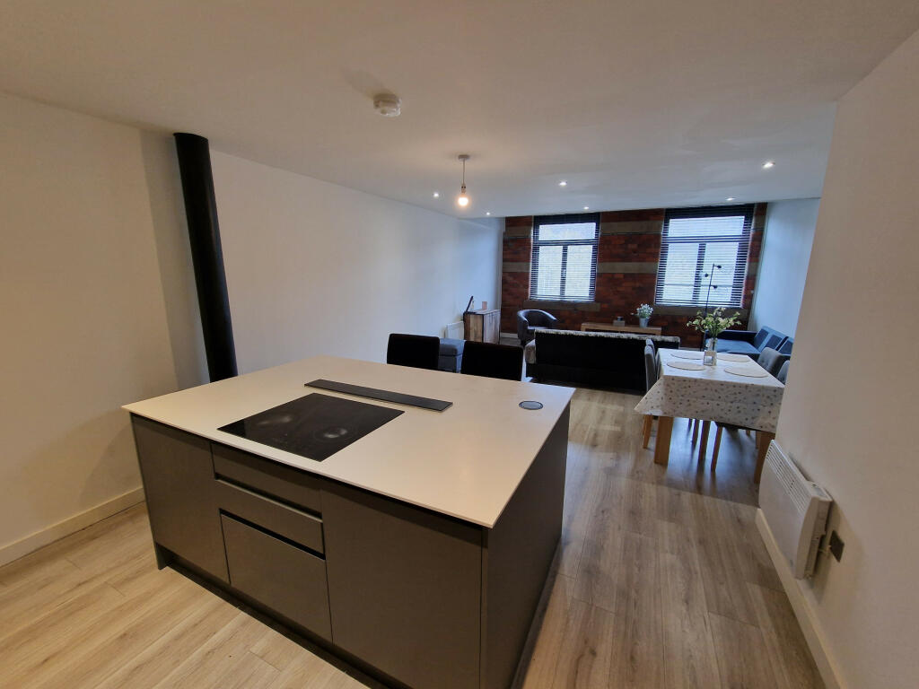 2 bed Apartment for rent in Bradford. From Biscayne Properties