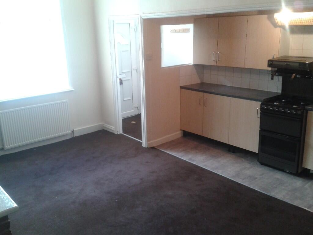 3 bed Mid Terraced House for rent in Bradford. From Biscayne Properties - Bradford 3 bed Mid Terraced House for rent in Bradford. From Biscayne Properties - Bradford