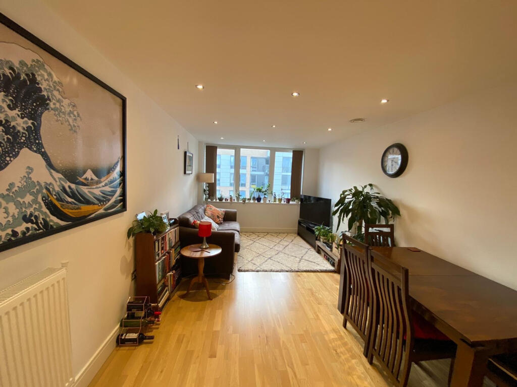 1 bed Apartment for rent in Greenwich. From Biscayne Properties - Bradford