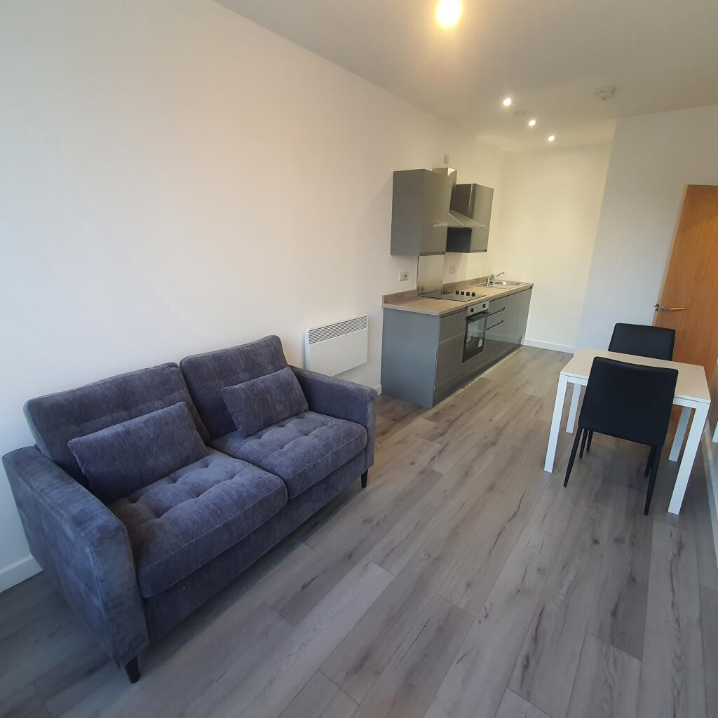 1 bed Apartment for rent in Lee Lane. From Biscayne Properties - Bradford