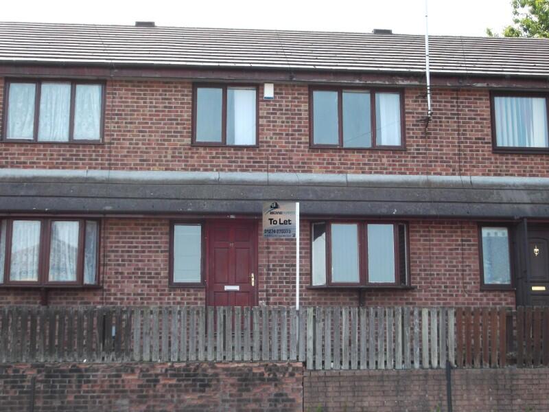 3 bed Mid Terraced House for rent in Bradford. From Biscayne Properties - Bradford