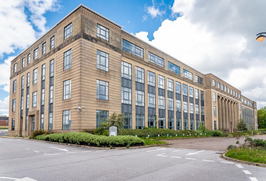 4 bed Apartment for rent in Lee Lane. From Biscayne Properties - Bradford 4 bed Apartment for rent in Lee Lane. From Biscayne Properties - Bradford
