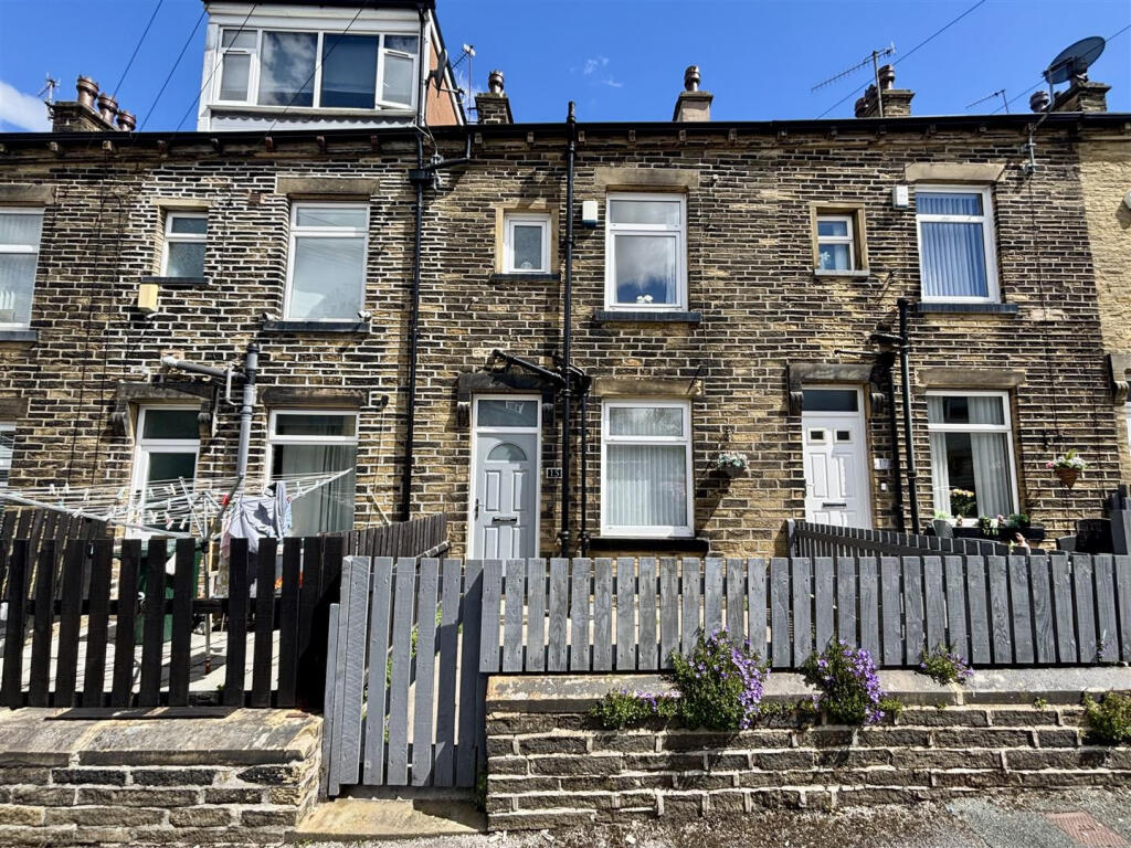 3 bed Mid Terraced House for rent in Shelf. From Biscayne Properties - Bradford