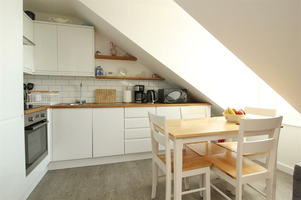 2 bed Flat for rent in Brighton and Hove. From Bishop Sullivan - Brighton