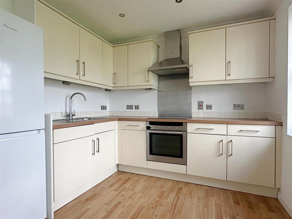 2 bed 1st Floor Flat for rent in Worthing. From Bishop Sullivan - Brighton 2 bed 1st Floor Flat for rent in Worthing. From Bishop Sullivan - Brighton