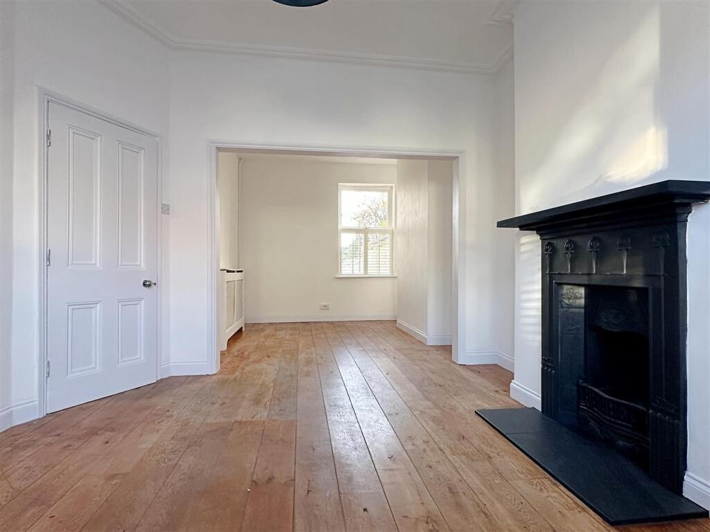 4 bed Mid Terraced House for rent in Brighton and Hove. From Bishop Sullivan - Brighton 4 bed Mid Terraced House for rent in Brighton and Hove. From Bishop Sullivan - Brighton
