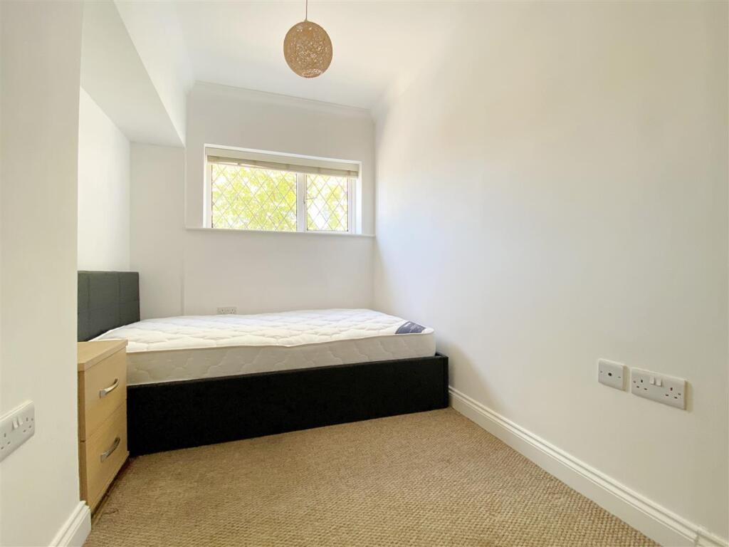 6 bed House Share for rent in Worthing. From Bishop Sullivan - Brighton