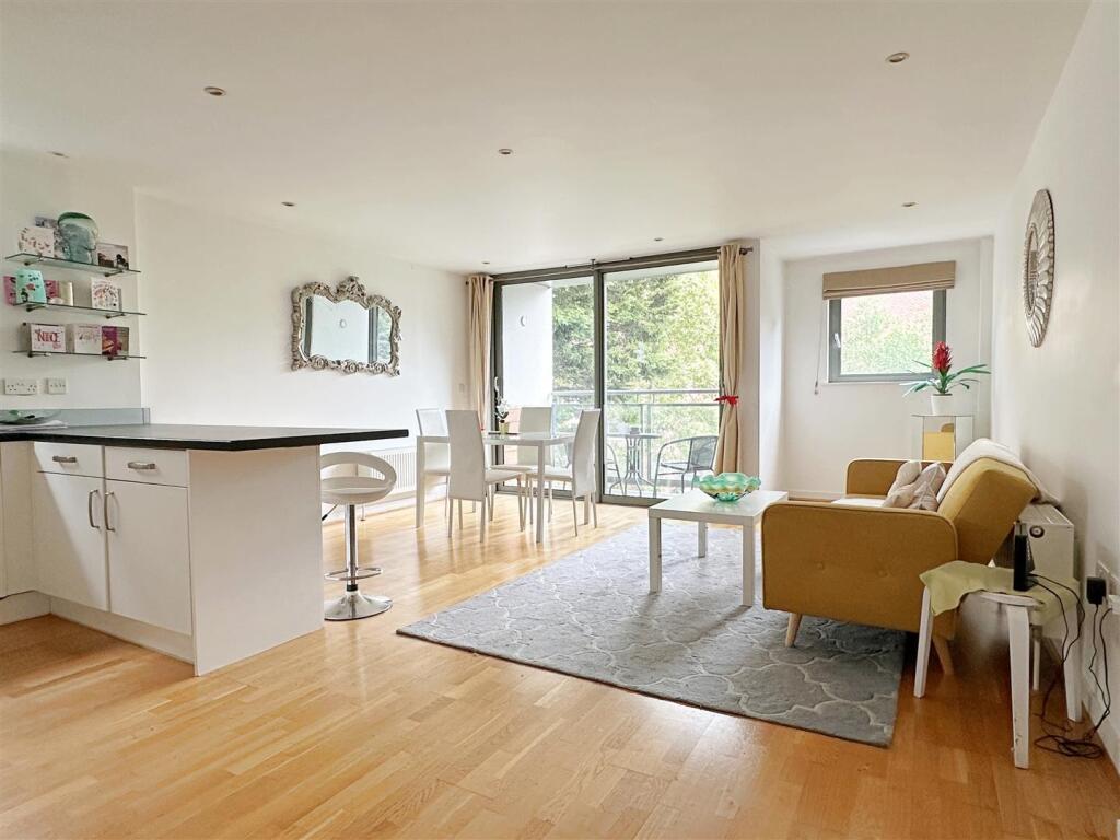 2 bed 1st Floor Flat for rent in Brighton and Hove. From Bishop Sullivan - Brighton 2 bed 1st Floor Flat for rent in Brighton and Hove. From Bishop Sullivan - Brighton