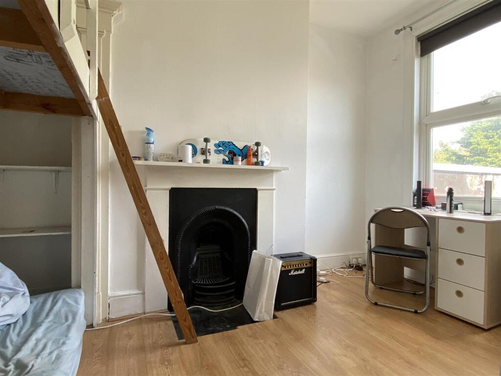 5 bed House Share for rent in Brighton and Hove. From Bishop Sullivan - Brighton