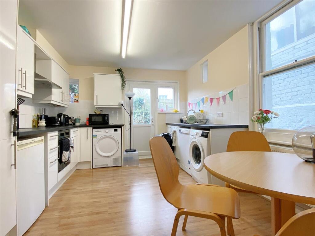 5 bed Detached for rent in Ovingdean. From Bishop Sullivan - Brighton 5 bed Detached for rent in Ovingdean. From Bishop Sullivan - Brighton