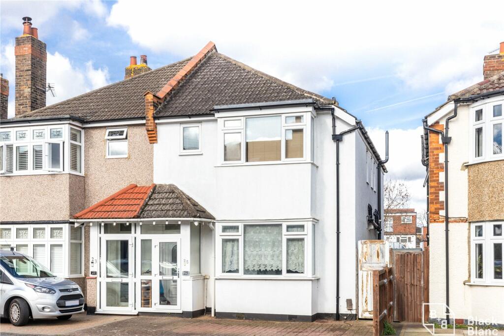 4 bed Semi-Detached House for rent in Keston Mark. From Black + Blanc - Croydon