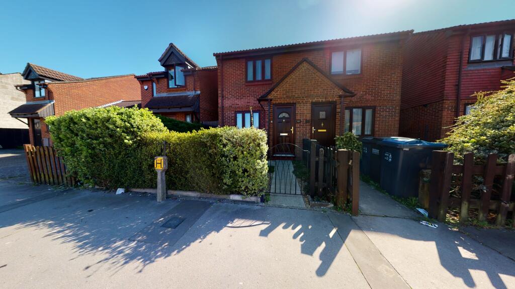 2 bed Semi-Detached House for rent in Croydon. From Black + Blanc - Croydon
