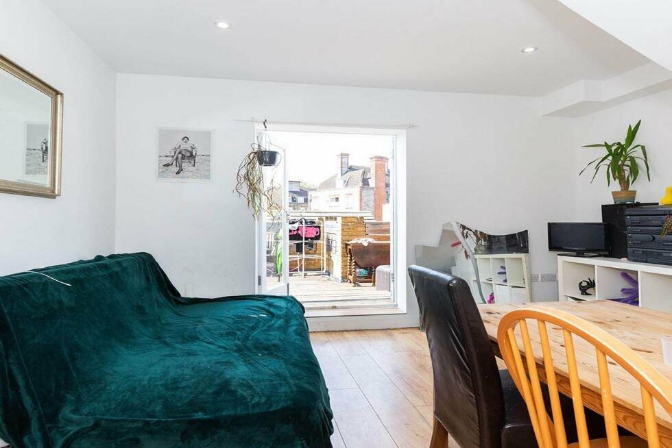 3 bed 1st Floor Flat for rent in Camden Town. From Black Katz - Camden