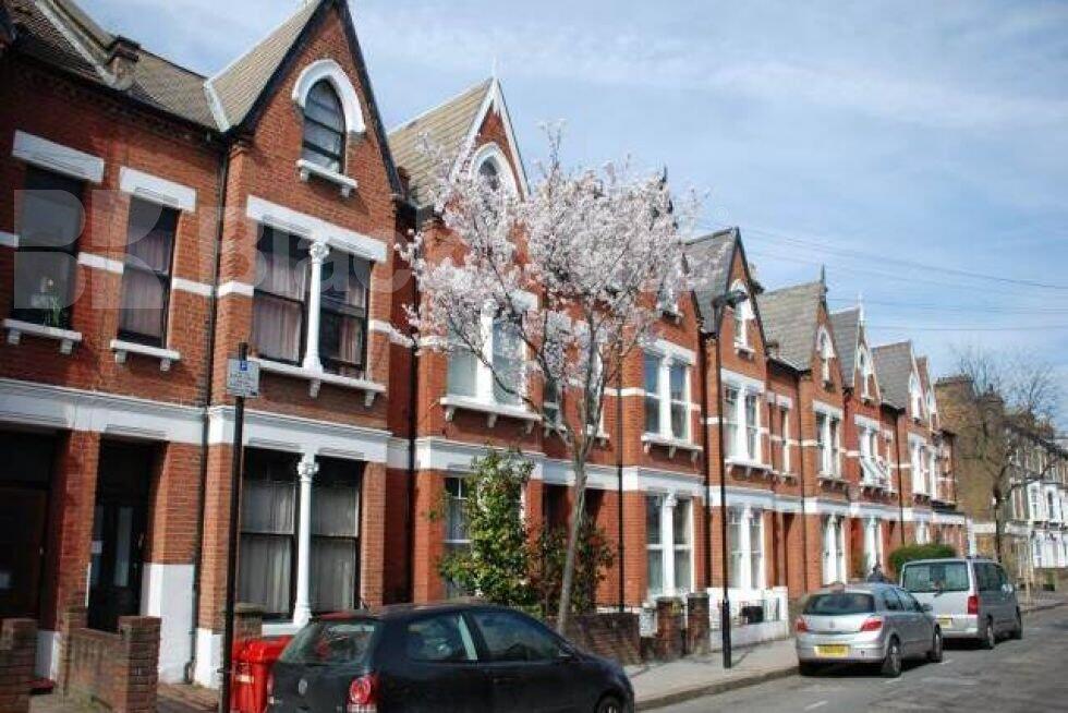 4 bed 1st Floor Flat for rent in Hornsey. From Black Katz - Camden