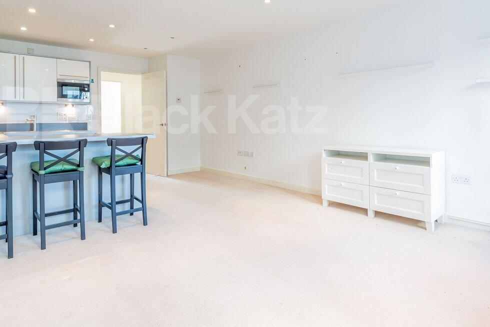 2 bed 1st Floor Flat for rent in Islington. From Black Katz - Camden