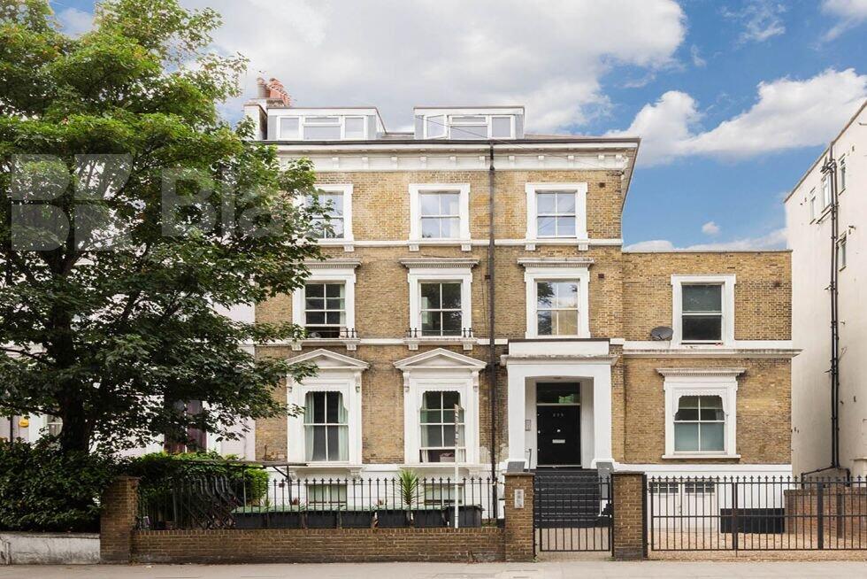 4 bed 1st Floor Flat for rent in Camden Town. From Black Katz - Camden