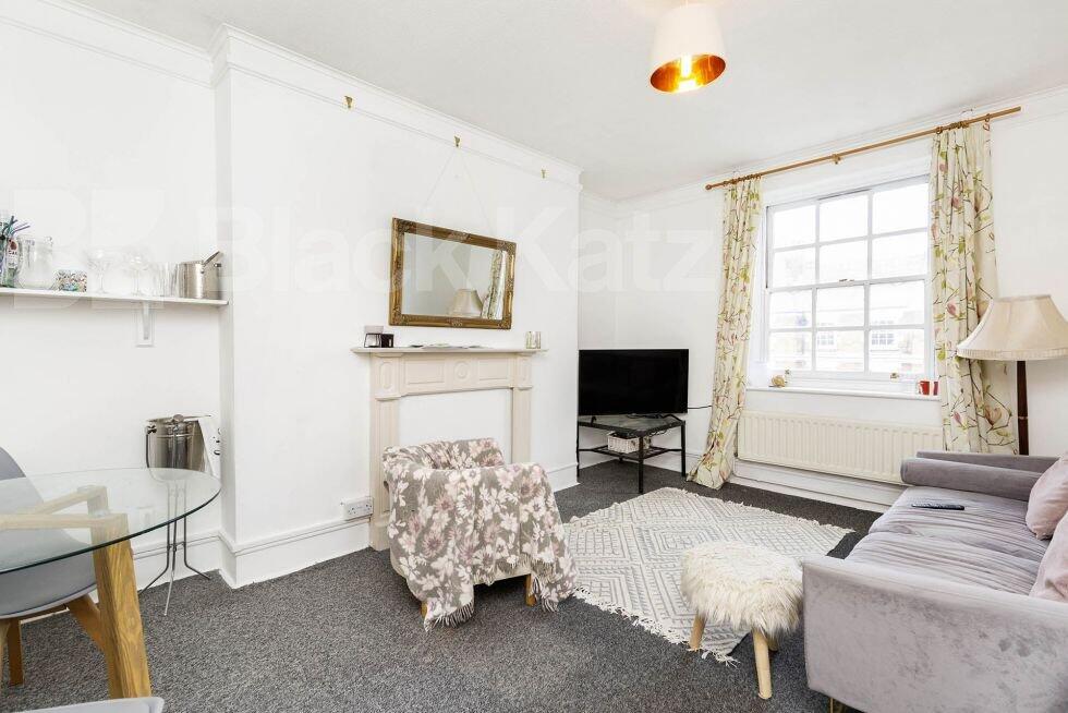2 bed 1st Floor Flat for rent in Paddington. From Black Katz - Camden