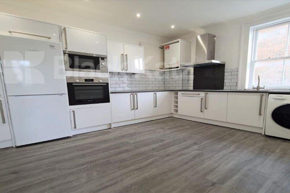 3 bed 1st Floor Flat for rent in Camden Town. From Black Katz - Camden