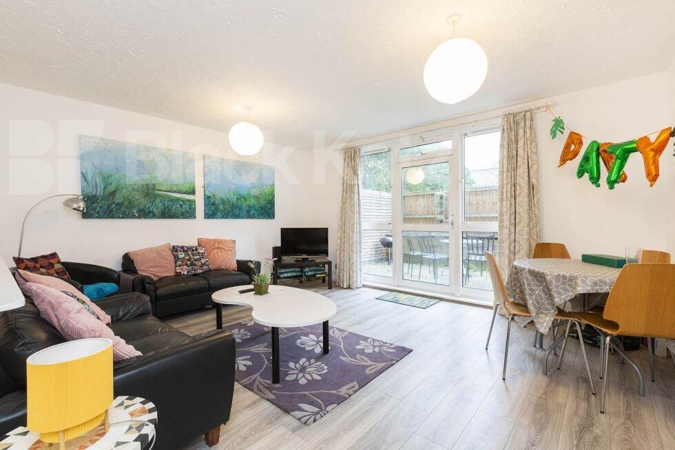 3 bed 1st Floor Flat for rent in Camden Town. From Black Katz - Camden