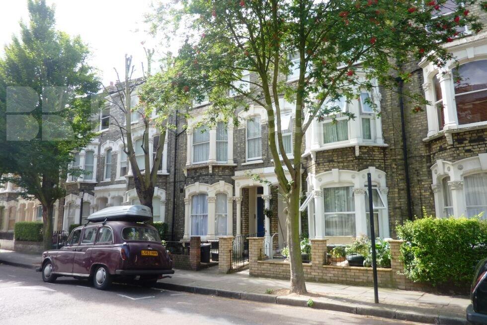 3 bed 1st Floor Flat for rent in Camden Town. From Black Katz - Camden