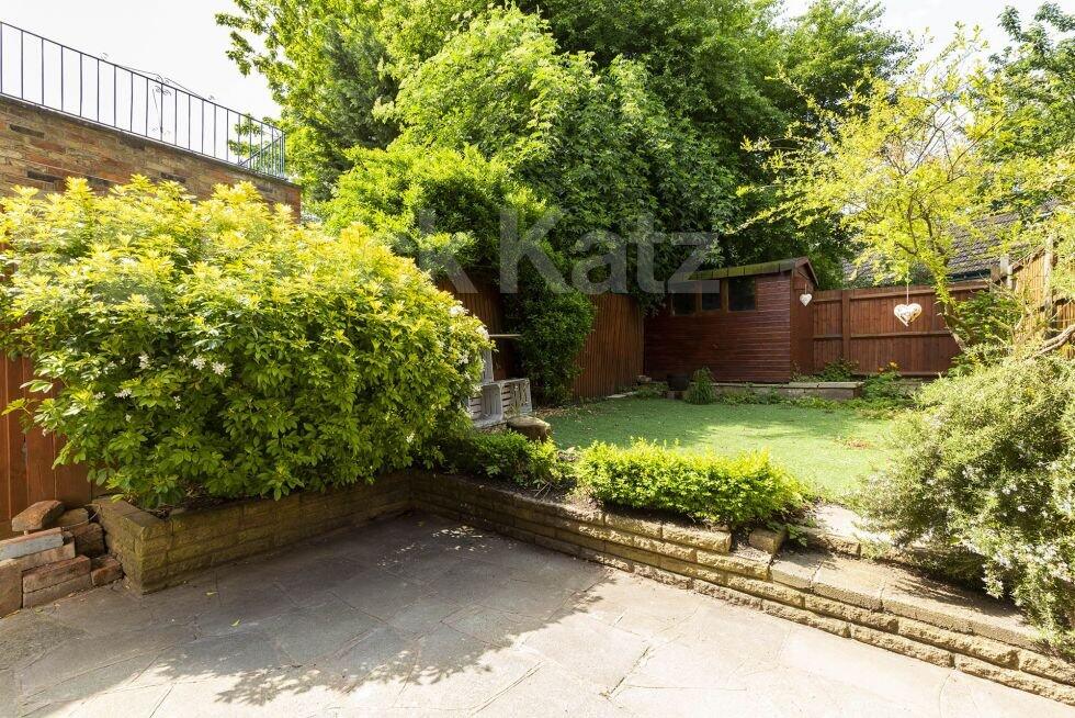 5 bed 1st Floor Flat for rent in Friern Barnet. From Black Katz - Camden