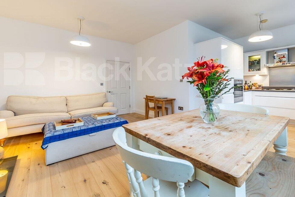 2 bed 1st Floor Flat for rent in Islington. From Black Katz - Camden
