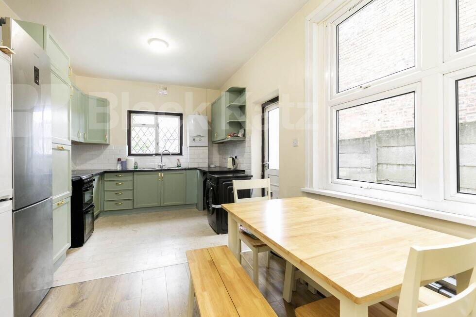 5 bed 1st Floor Flat for rent in Hornsey. From Black Katz - Camden 5 bed 1st Floor Flat for rent in Hornsey. From Black Katz - Camden