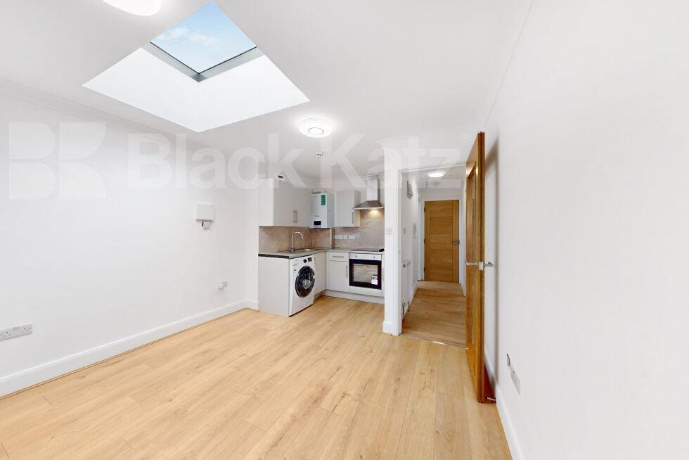 2 bed 1st Floor Flat for rent in Paddington. From Black Katz - Camden