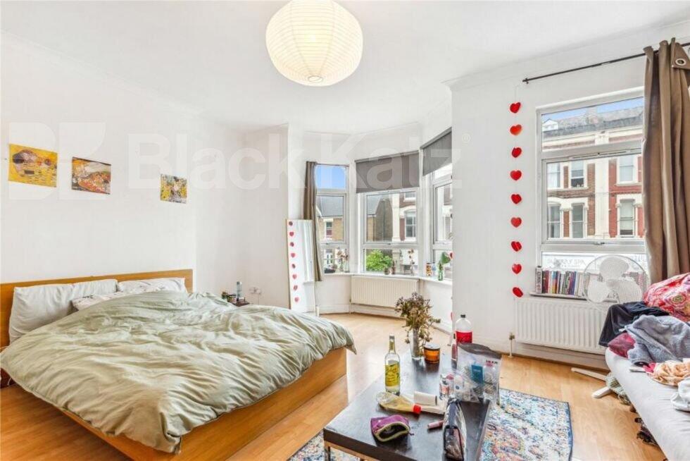 6 bed 1st Floor Flat for rent in Camden Town. From Black Katz - Camden
