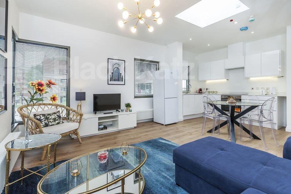 1 bed 1st Floor Flat for rent in Camden Town. From Black Katz - Camden