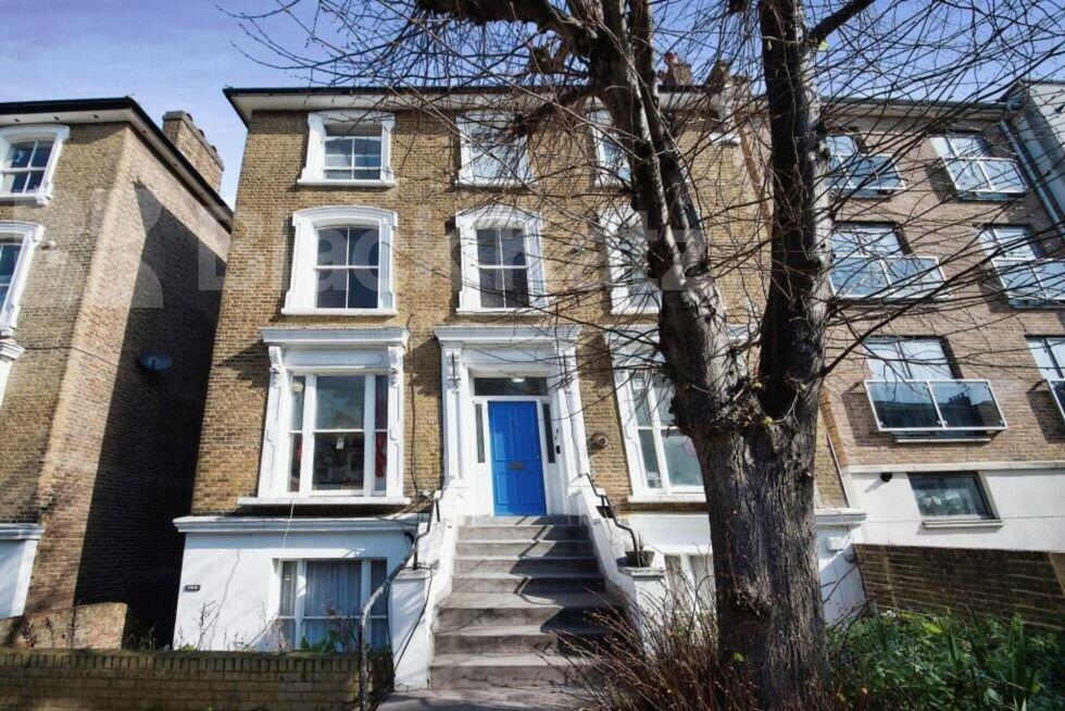 1 bed 1st Floor Flat for rent in Camden Town. From Black Katz - Camden