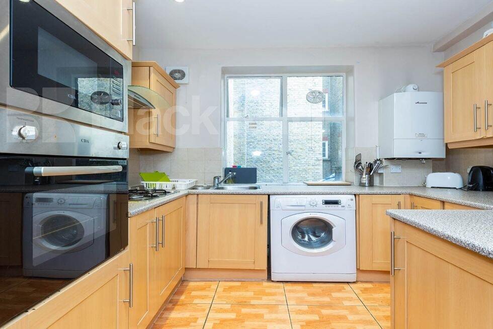 2 bed 1st Floor Flat for rent in Camden Town. From Black Katz - Camden