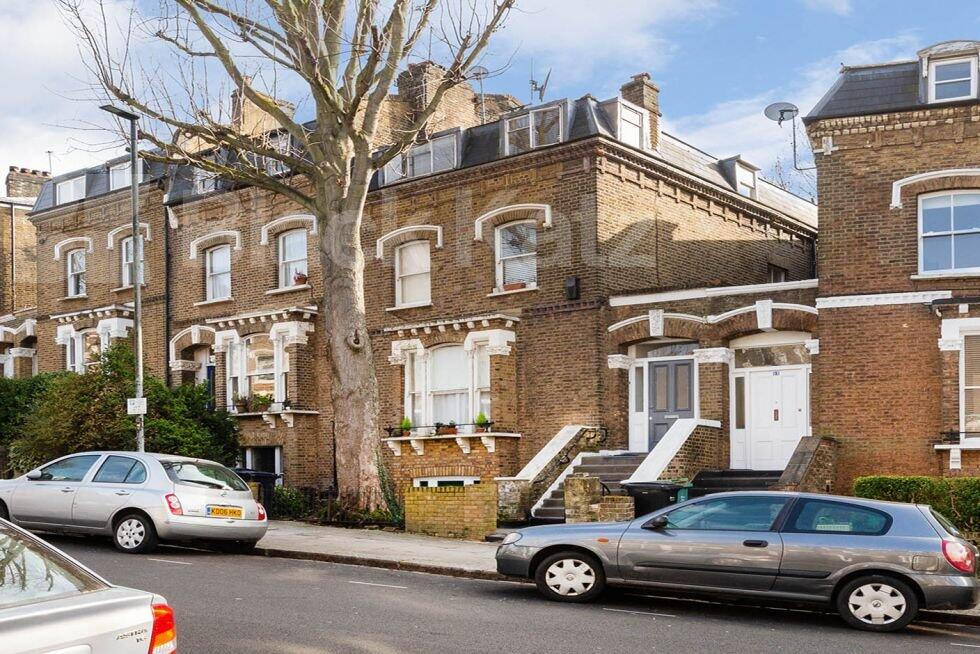 2 bed 1st Floor Flat for rent in Camden Town. From Black Katz - Camden