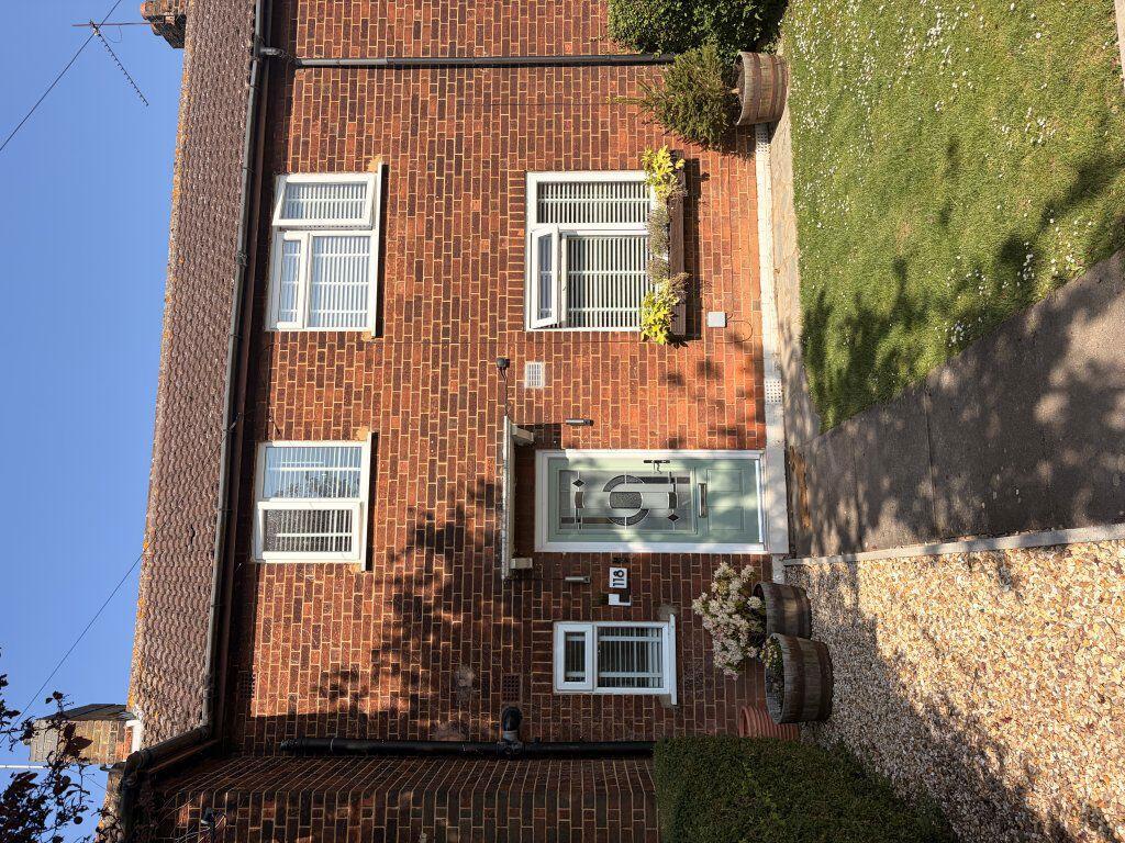 3 bed Mid Terraced House for rent in Corby. From Cunninghams Estate Agents - Corby
