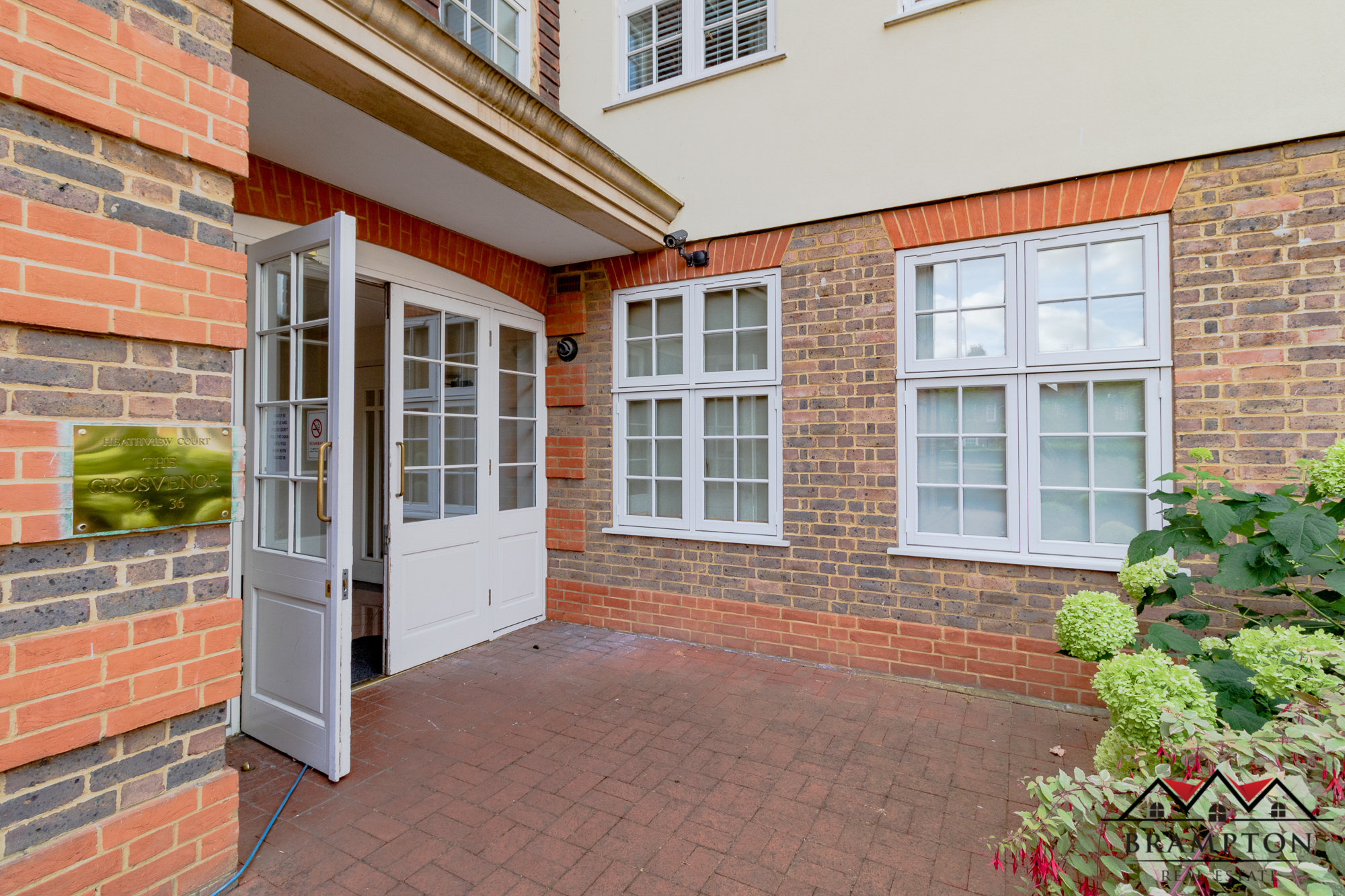 2 bed Flat for rent in London. From Brampton Real Estate