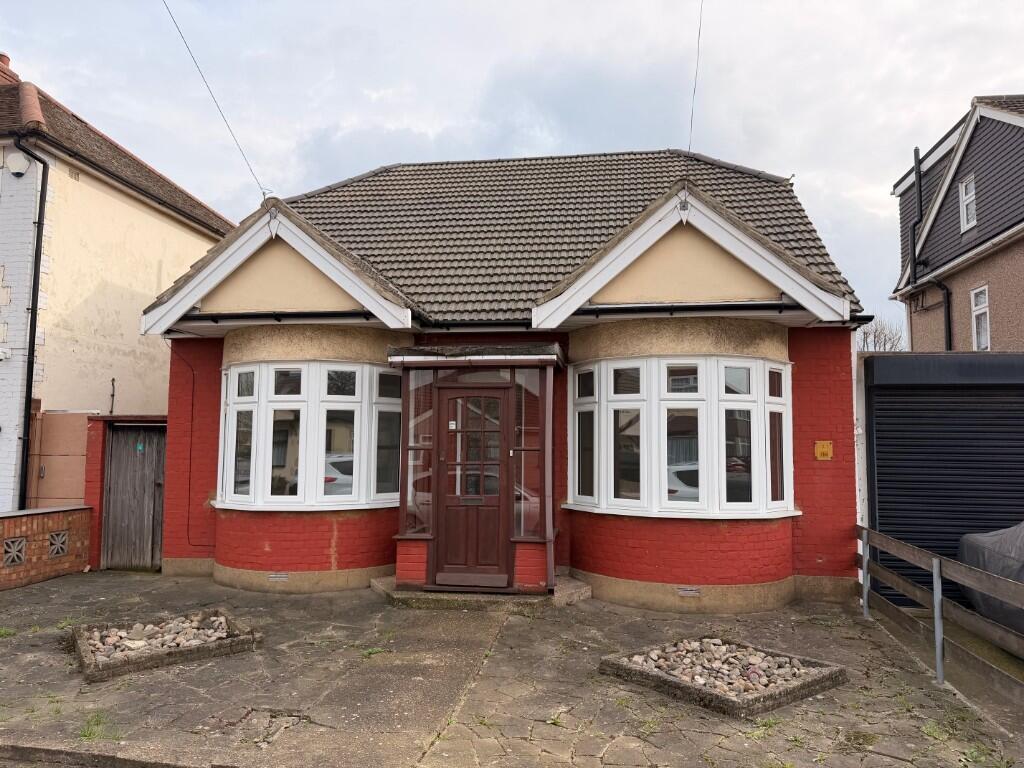 3 bed Bungalow for rent in Rainham. From Brian Thomas Estate Agents - Chadwell Heath 3 bed Bungalow for rent in Rainham. From Brian Thomas Estate Agents - Chadwell Heath