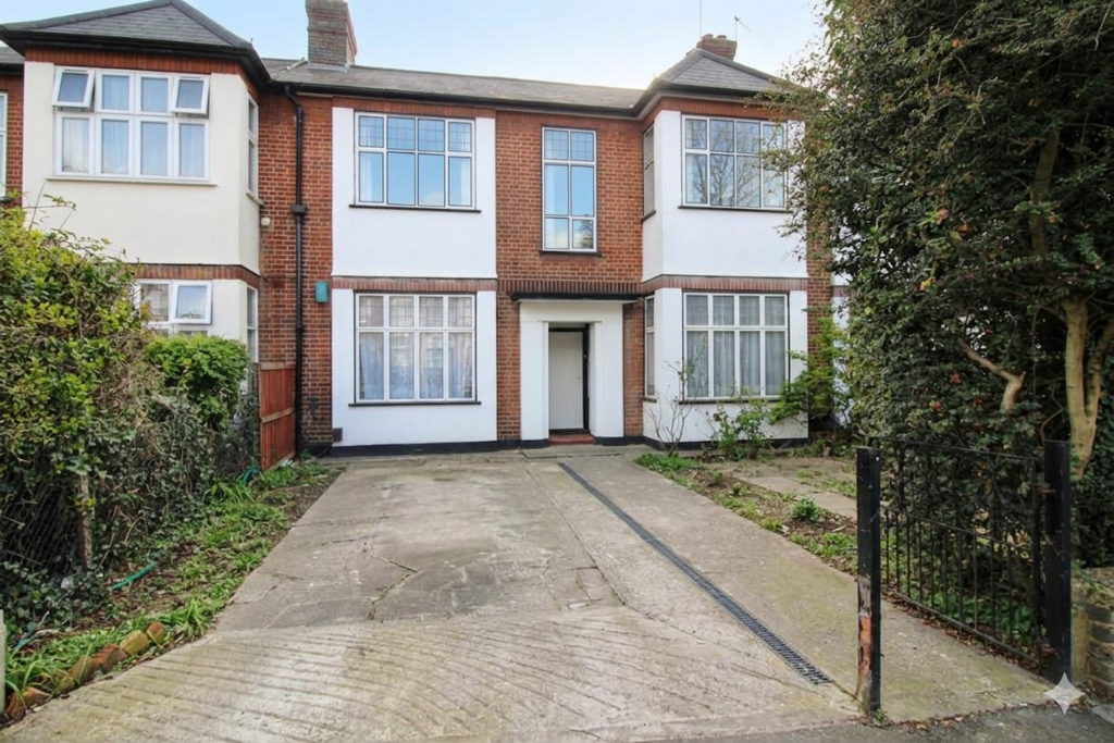 2 bed 1st Floor Flat for rent in Ilford. From Brian Thomas Estate Agents - Chadwell Heath