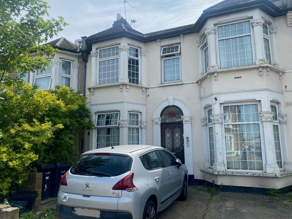 1 bed 1st Floor Flat for rent in Ilford. From Brian Thomas Estate Agents - Chadwell Heath