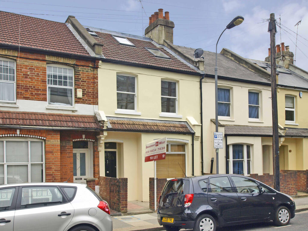 4 bed Mid Terraced House for rent in London. From Broadway & West - London