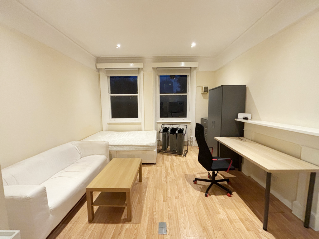 0 bed Mid Terraced House for rent in Kensington. From Broadway & West - London