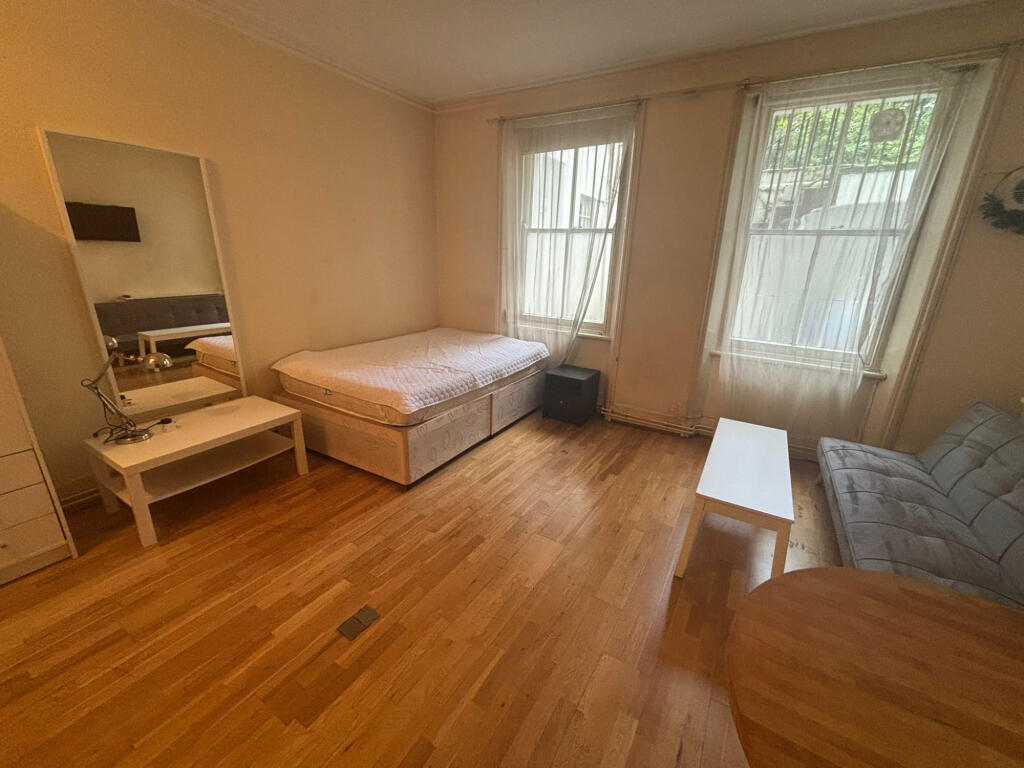 4 bed Mid Terraced House for rent in Kensington. From Broadway & West - London