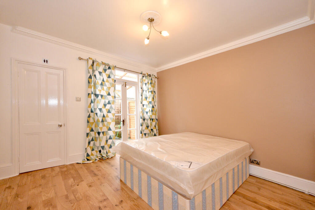 3 bed 1st Floor Flat for rent in Fulham. From Broadway & West - London 3 bed 1st Floor Flat for rent in Fulham. From Broadway & West - London