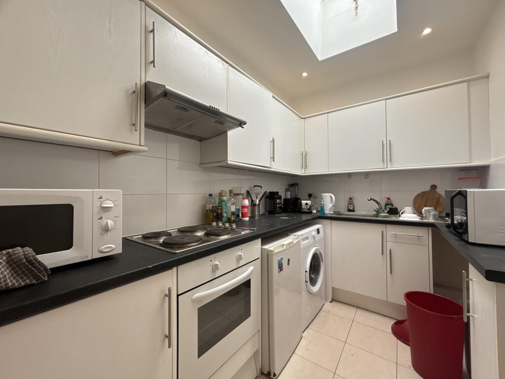 3 bed Mid Terraced House for rent in London. From Broadway & West - London 3 bed Mid Terraced House for rent in London. From Broadway & West - London