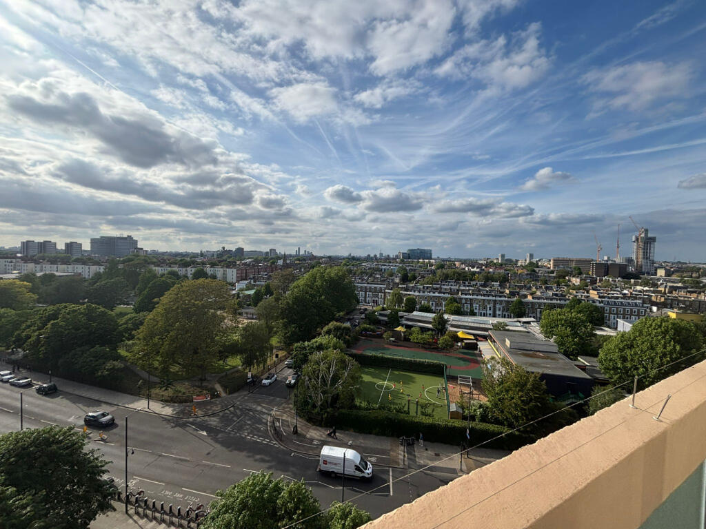 4 bed 1st Floor Flat for rent in Fulham. From Broadway & West - London
