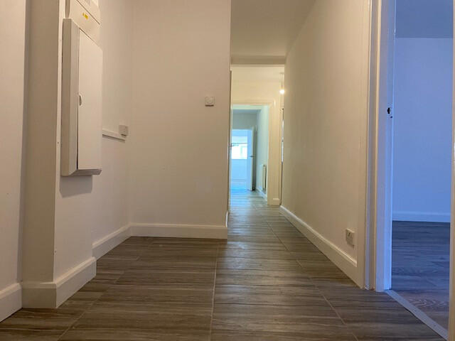 2 bed 1st Floor Flat for rent in London. From Broadway & West - London