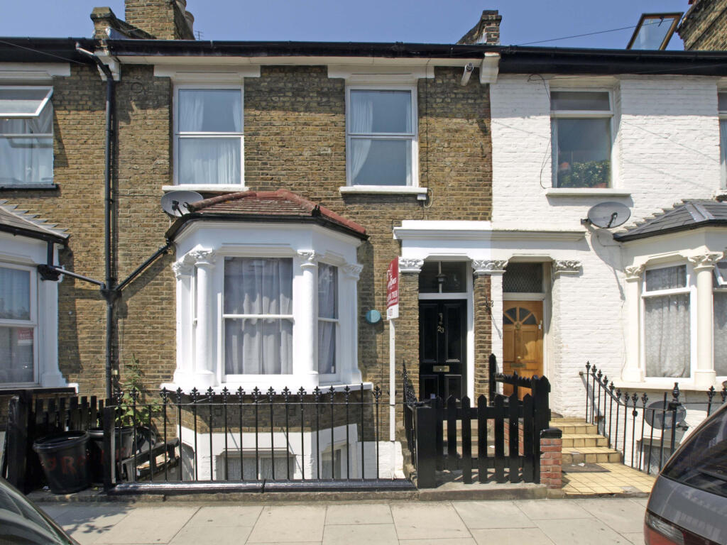 2 bed Mid Terraced House for rent in London. From Broadway & West - London