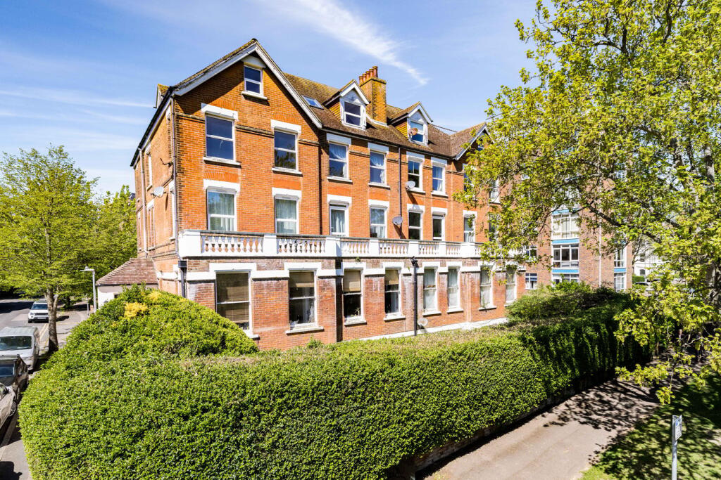 2 bed 1st Floor Flat for rent in Folkestone. From Burnap & Abel - Folkestone