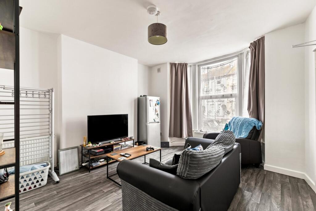 2 bed 1st Floor Flat for rent in Folkestone. From Burnap & Abel - Folkestone
