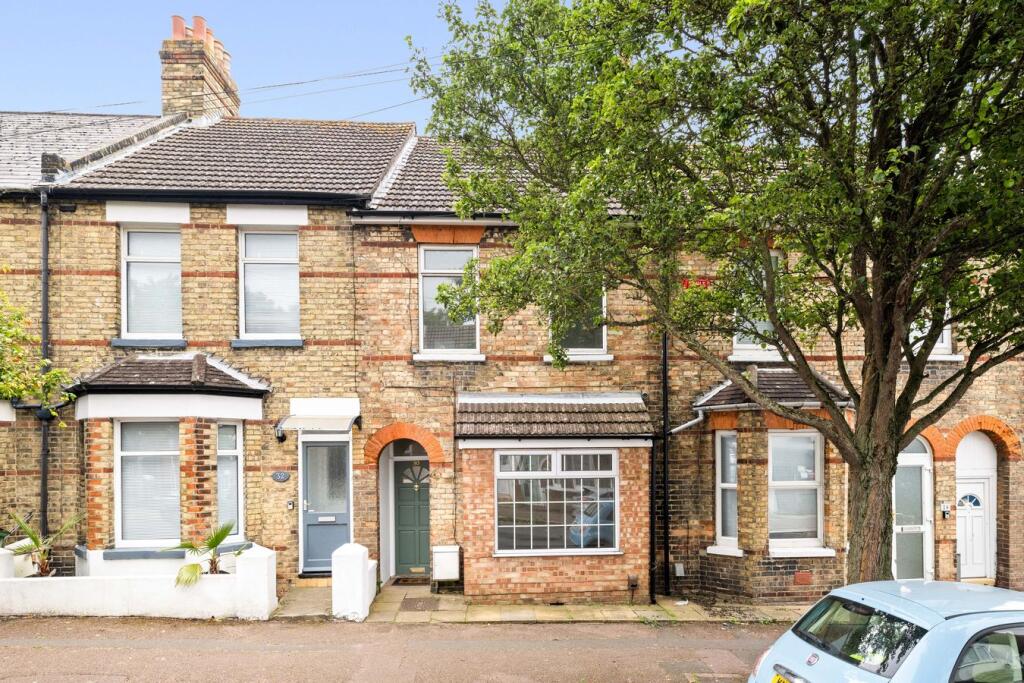 3 bed Mid Terraced House for rent in Folkestone. From Burnap & Abel - Folkestone 3 bed Mid Terraced House for rent in Folkestone. From Burnap & Abel - Folkestone