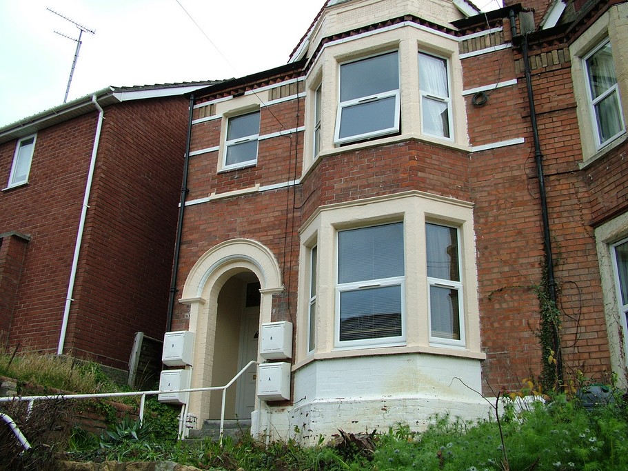 2 bed Ground Floor Flat for rent in Yeovil. From Busybee Lettings & Sales - Street